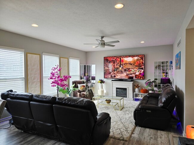 property at 6885 Charlestown Ln