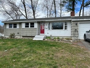 10 Dwight Ave in Portsmouth, NH - Building Photo - Building Photo