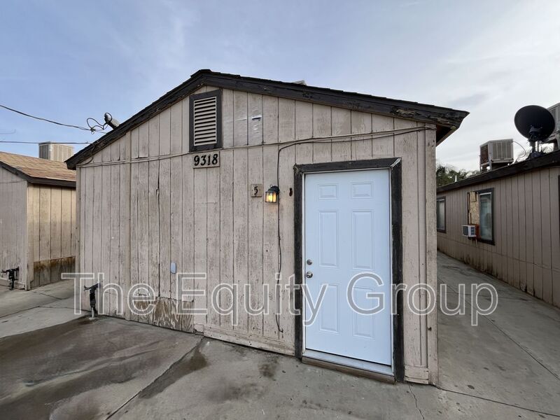 9318 Rd 236 in Terra Bella, CA - Building Photo