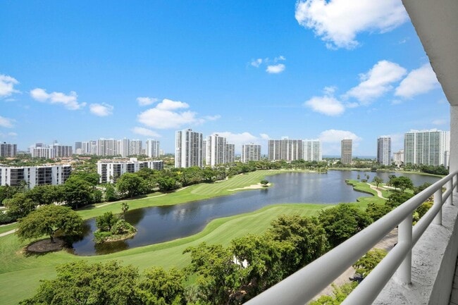 20225 NE 34th Ct in Miami, FL - Building Photo - Building Photo