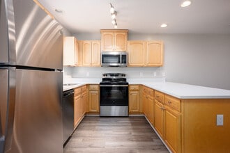 Cedar Trace in Greensboro, NC - Foto de edificio - Interior Photo