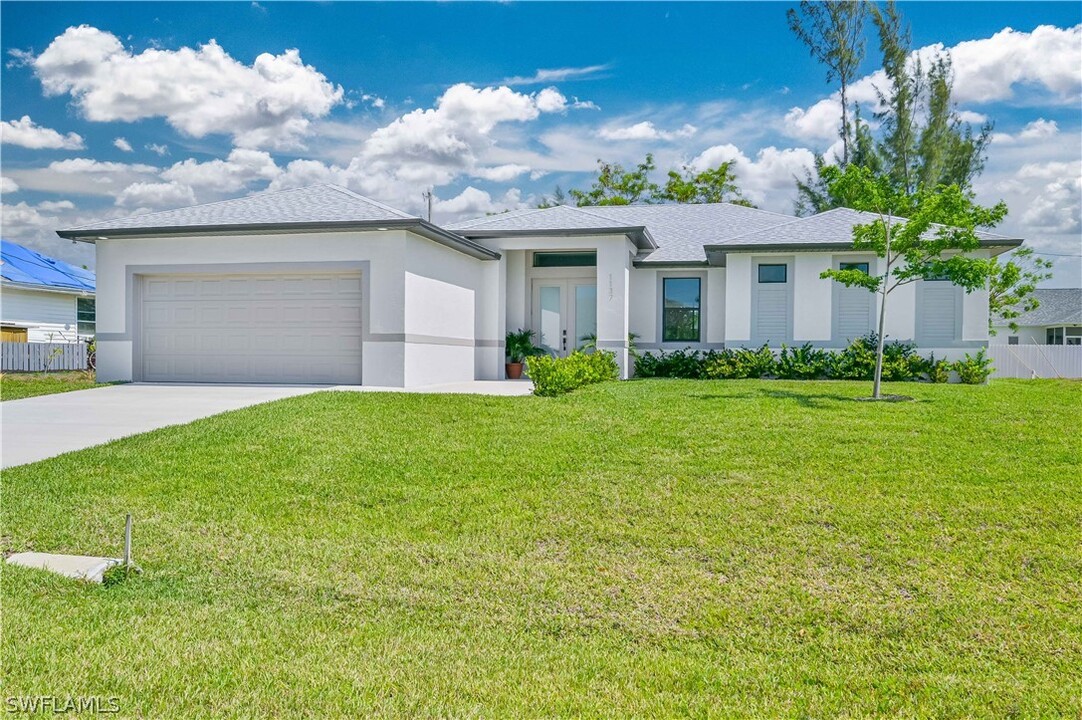 1137 SW 29th Terrace in Cape Coral, FL - Foto de edificio