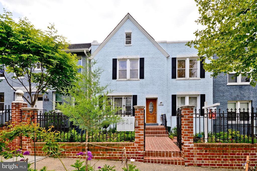1109 Penn St NE in Washington, DC - Building Photo
