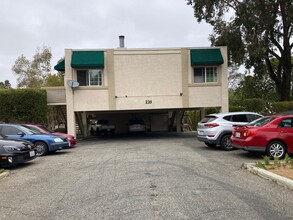 235 W Kalmia St in Fallbrook, CA - Foto de edificio - Building Photo