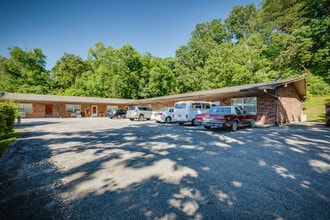 200 Mavis Ln in Maryville, TN - Building Photo - Building Photo