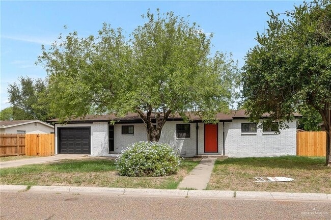 property at 1808 N Cummings Ave