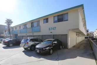 c3747 in Los Angeles, CA - Building Photo - Building Photo