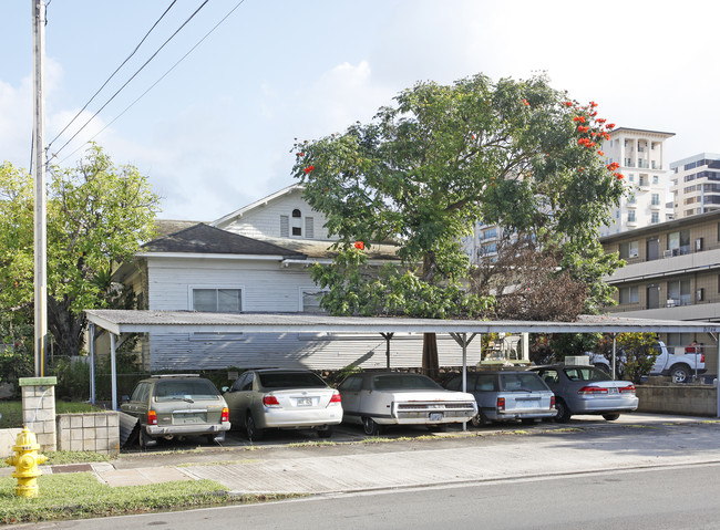 1704 S Young St in Honolulu, HI - Building Photo - Building Photo