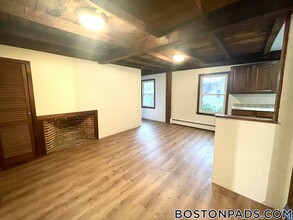 9 Red Spring Rd in Andover, MA - Building Photo - Building Photo
