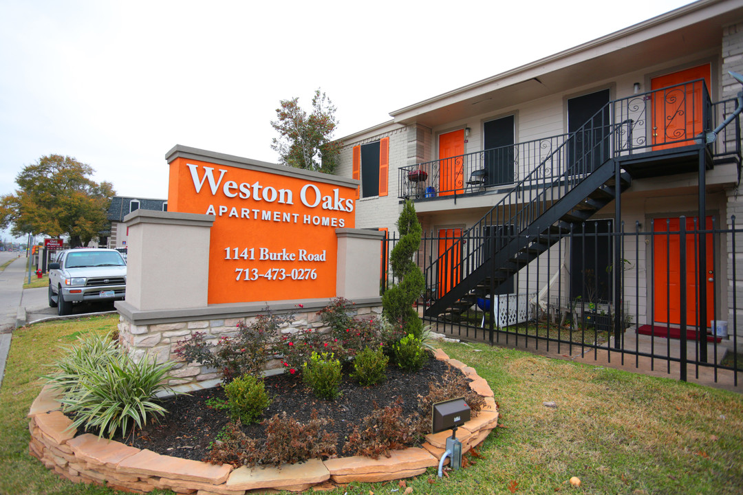 Weston Oaks Apartments in Pasadena, TX - Building Photo