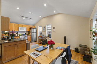2016 W Wabansia Ave in Chicago, IL - Building Photo - Building Photo