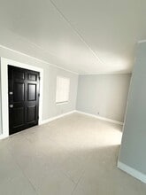 302 Spg Gdn Ave S in DeLand, FL - Building Photo - Building Photo