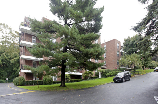 110-150 Draper Ln in Dobbs Ferry, NY - Building Photo - Building Photo