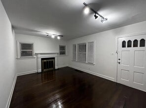 2034 Nashville Ct in Lexington, KY - Foto de edificio - Building Photo