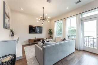 605 Middle St in Houston, TX - Building Photo - Building Photo