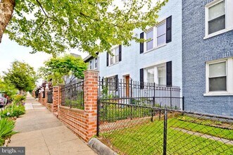 1109 Penn St NE in Washington, DC - Building Photo - Building Photo