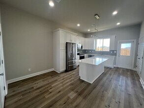 113 Firethorn Dr in Youngsville, LA - Building Photo - Building Photo