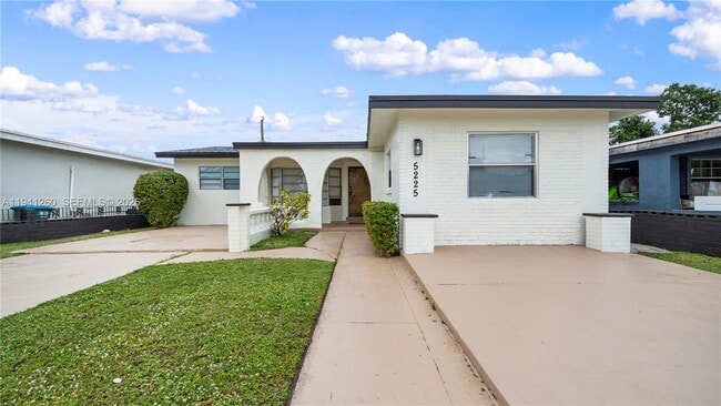 property at 5225 Mayo St