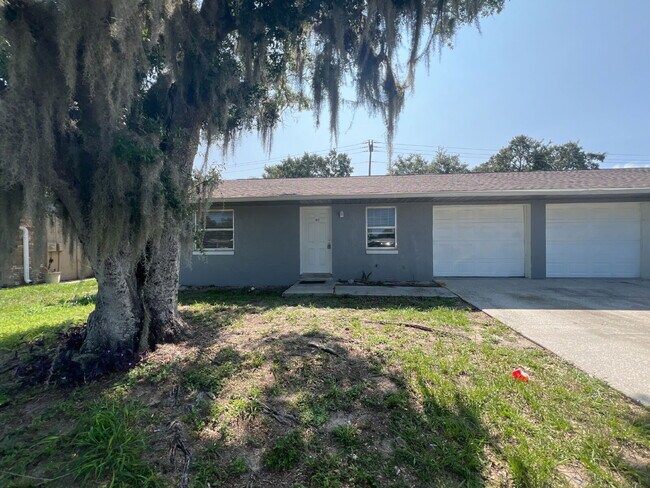 152 Julie Ln in Auburndale, FL - Building Photo - Building Photo