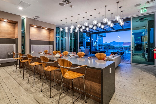 Broadstone Scottsdale Quarter in Scottsdale, AZ - Foto de edificio - Building Photo