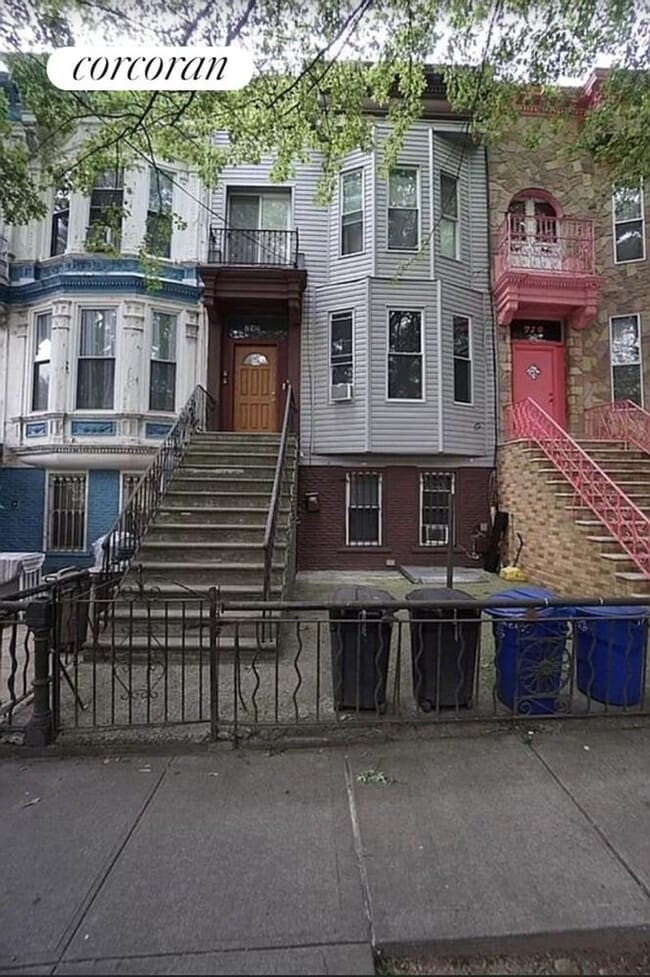 property at 712 Chauncey St