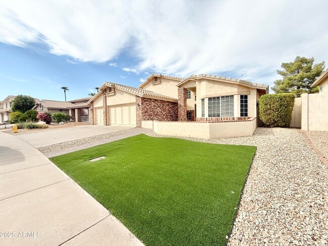 2718 E Bighorn Ave in Phoenix, AZ - Foto de edificio - Building Photo