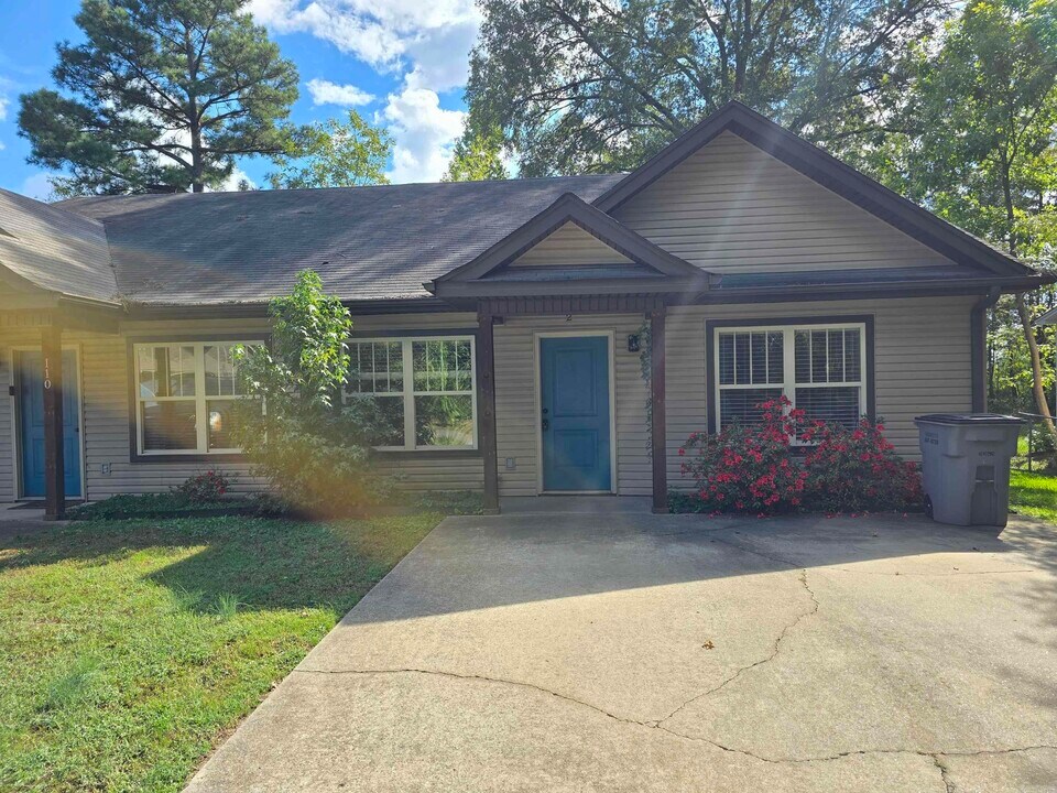 110 SE 2nd St in Bryant, AR - Foto de edificio
