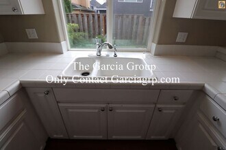 6034 Northeast Birch Street in Hillsboro, OR - Building Photo - Building Photo