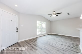 2024 Lewiston Ave in Dallas, TX - Building Photo - Building Photo