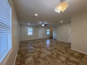 1601 Lenert Cir in College Station, TX - Foto de edificio - Building Photo