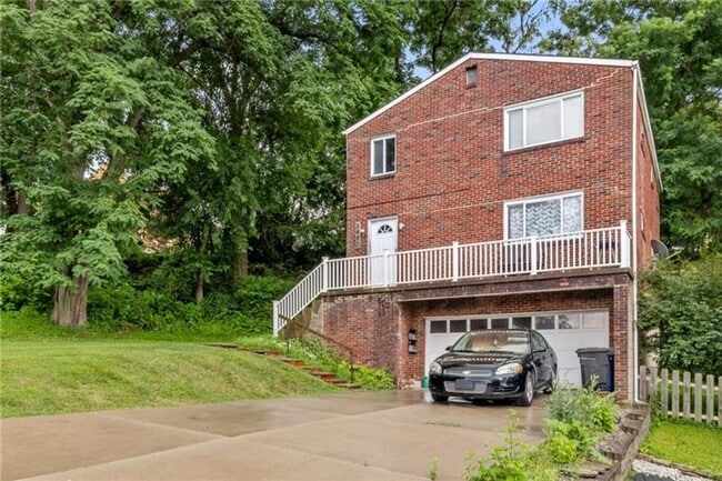 2897 Leola Ave in Pittsburgh, PA - Building Photo - Building Photo