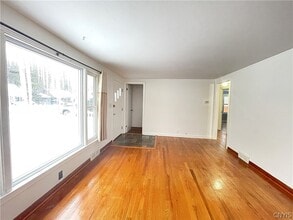 121 Wadsworth Rd in North Syracuse, NY - Building Photo - Building Photo