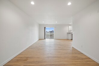 2637 W Marina Dr in Moses Lake, WA - Building Photo - Building Photo