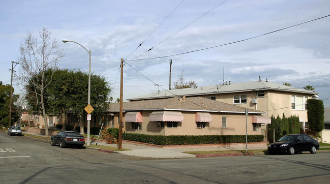 800 Mira Mar Ave in Long Beach, CA - Foto de edificio - Building Photo