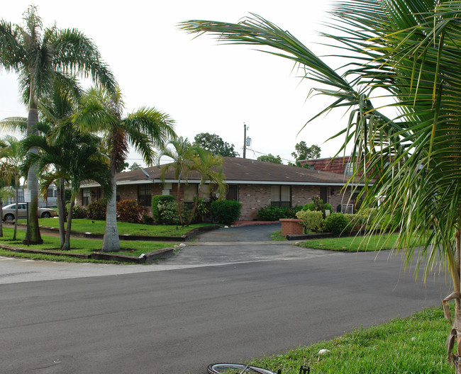 1934 NW 58th Ter in Fort Lauderdale, FL - Foto de edificio - Building Photo