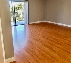 3852 Vinton Ave, Unit 209 in Culver City, CA - Building Photo - Building Photo