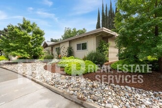 4730 Clothier Way in Sacramento, CA - Building Photo - Building Photo