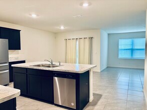 684 NW Tremont Ave in Port St. Lucie, FL - Building Photo - Building Photo