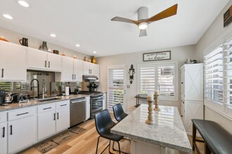 8040 Tatum Waterway Dr in Miami Beach, FL - Building Photo - Building Photo