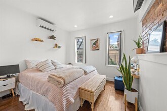 342 7th St in Jersey City, NJ - Building Photo - Building Photo