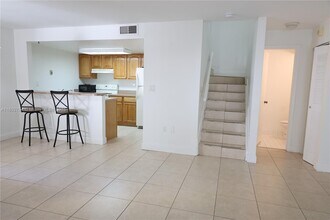 6845 SW 45th Ln in Miami, FL - Building Photo - Building Photo