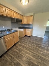 6185 Farmborough Dr in Dayton, OH - Building Photo - Building Photo