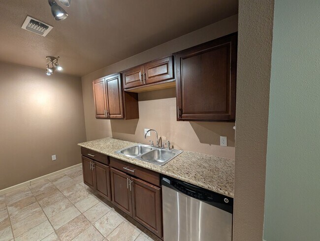 551 Terminal Loop Rd in McQueeney, TX - Building Photo - Building Photo