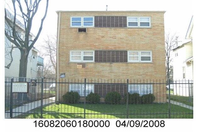 728 N Parkside Ave in Chicago, IL - Building Photo