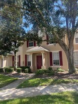 1323 Lyonshire Dr in Zephyrhills, FL - Building Photo