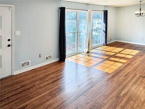 4065 Old Austell Rd in Powder Springs, GA - Foto de edificio - Building Photo