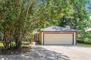 24715 Sorters Rd in Porter, TX - Building Photo