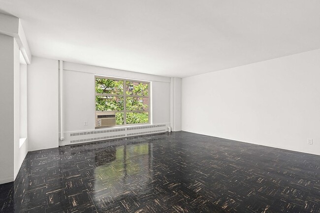 80 La Salle St in New York, NY - Building Photo - Building Photo