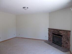 14160 74th Pl NE in Kirkland, WA - Building Photo - Building Photo
