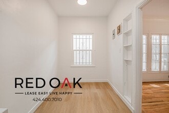 660 Cochran Ave, Unit 104 in Los Angeles, CA - Foto de edificio - Building Photo